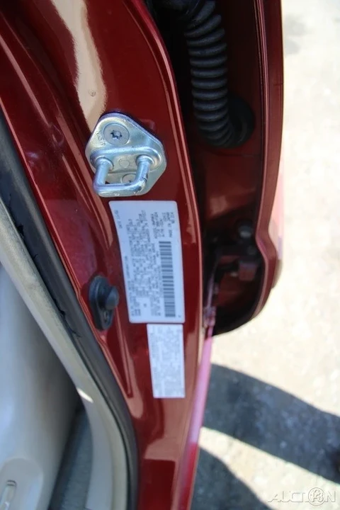 2003 Toyota Highlander - Image 10 of 21