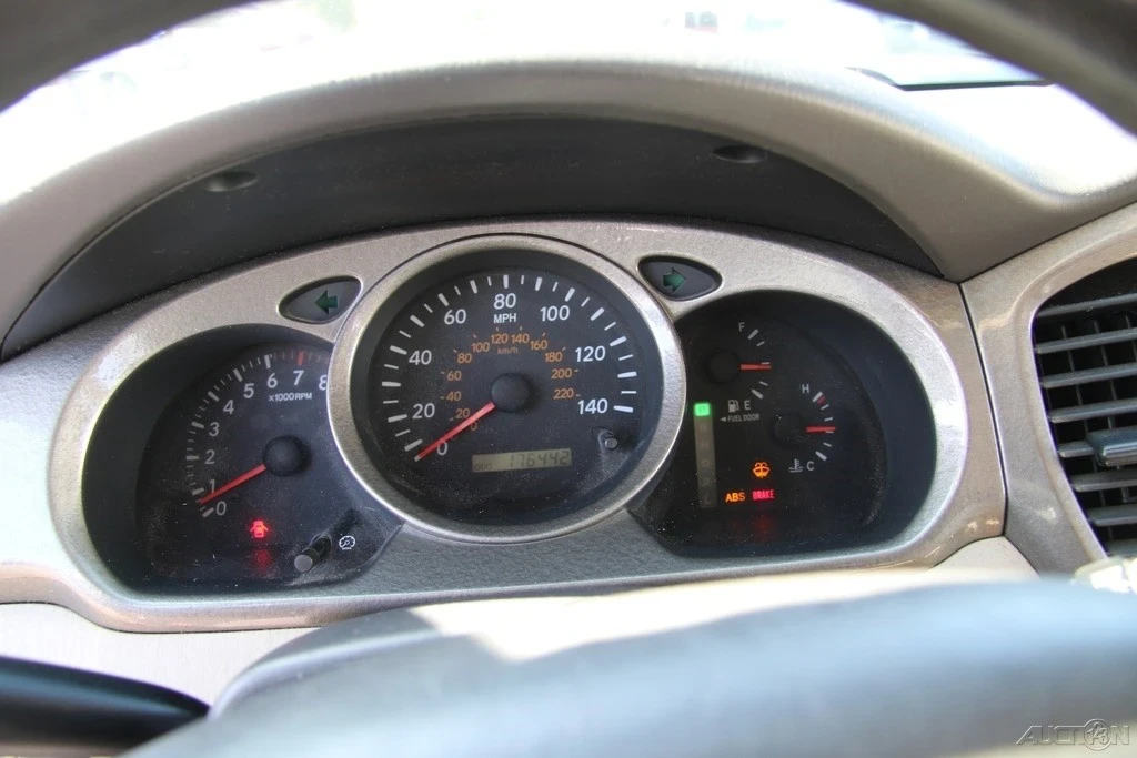 2003 Toyota Highlander - Image 14 of 21