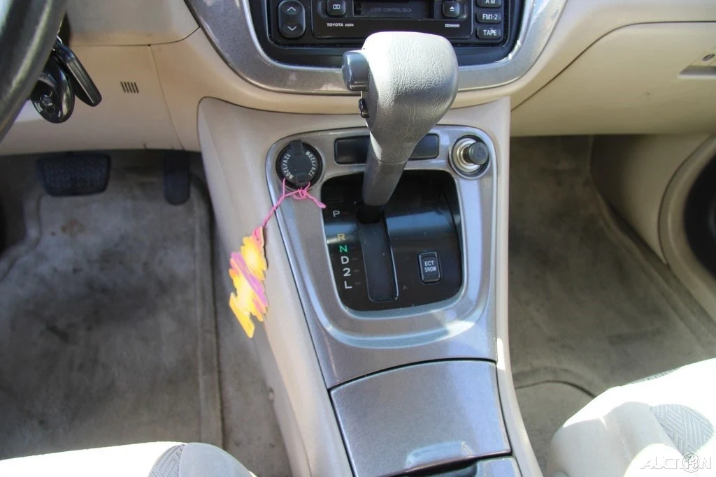 2003 Toyota Highlander - Image 18 of 21