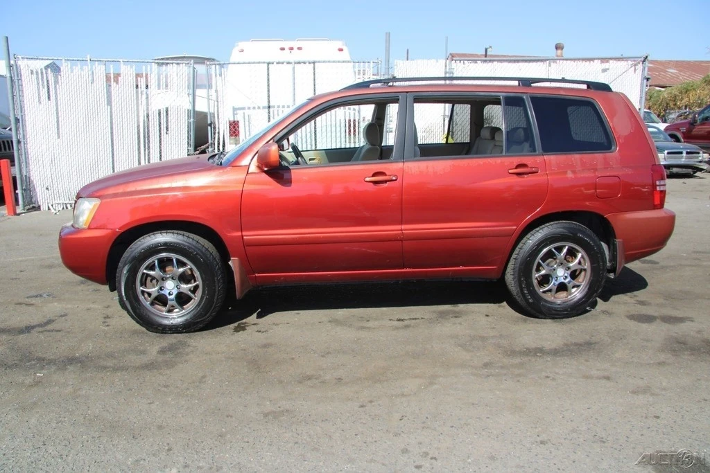 2003 Toyota Highlander - Image 3 of 21
