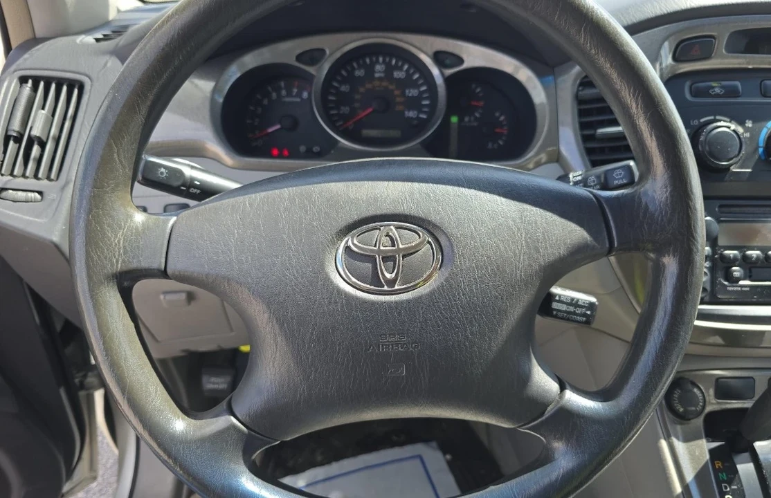 2003 Toyota Highlander - Image 9 of 12