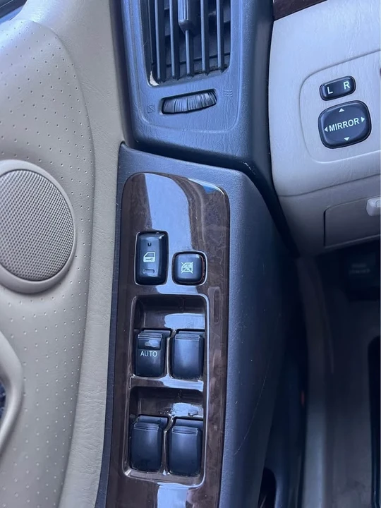 2003 Toyota Highlander - Image 9 of 10