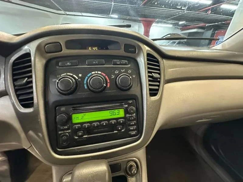 2003 Toyota Highlander - Image 9 of 11