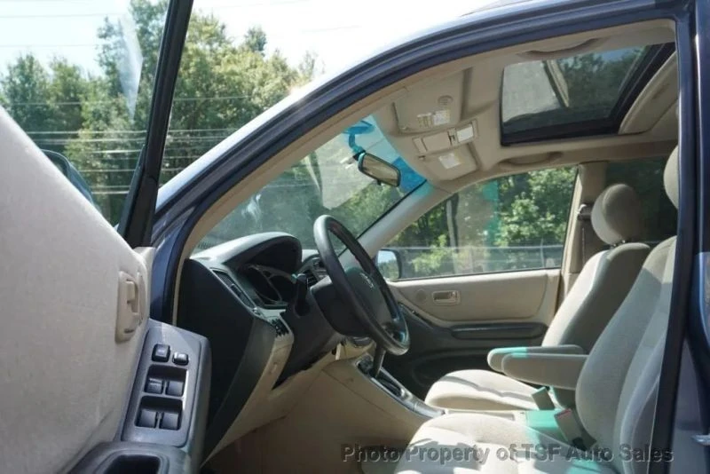 2003 Toyota Highlander - Image 10 of 12