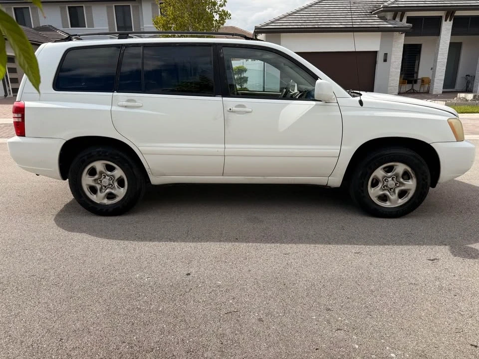 2003 Toyota Highlander - Image 3 of 12