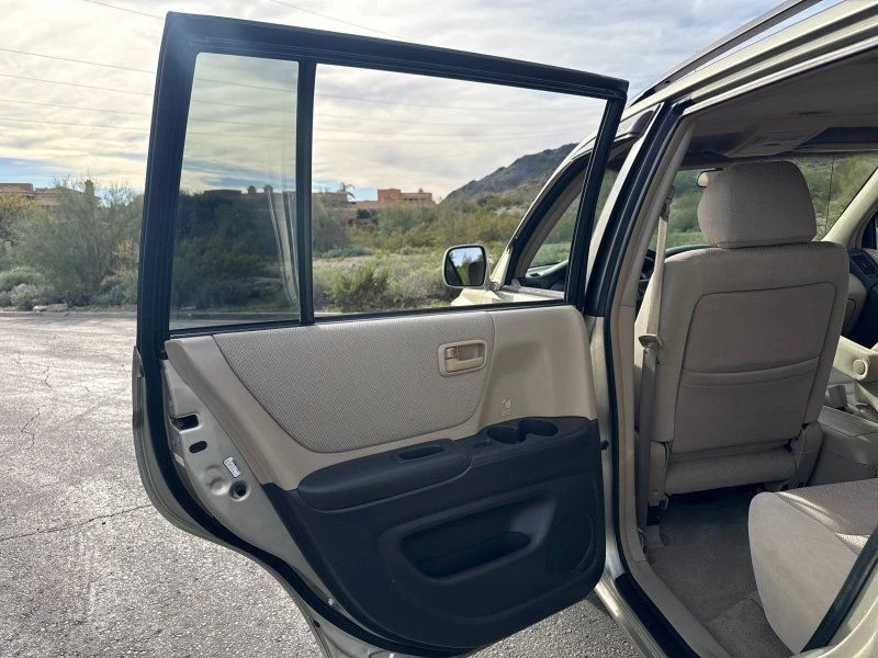 2003 Toyota Highlander - Image 13 of 20