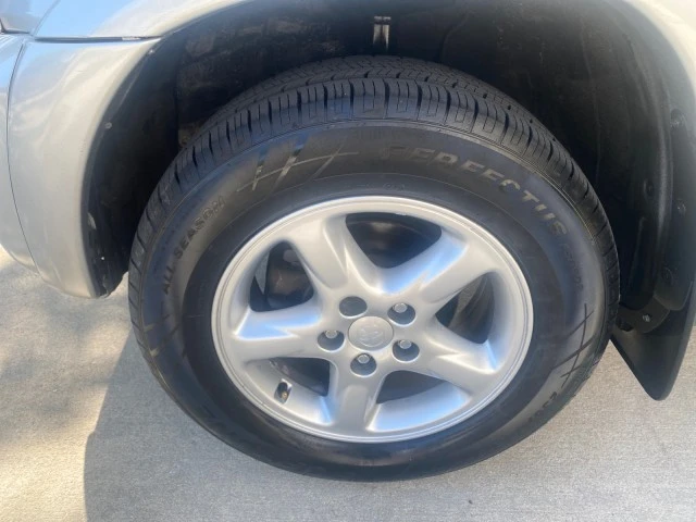 2003 Toyota RAV4 2nd Gen - Image 20 of 21