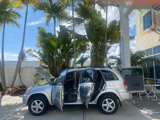 2003 Toyota RAV4 2nd Gen - Image 9 of 21