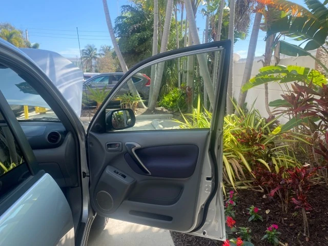 2003 Toyota RAV4 2nd Gen - Image 12 of 21