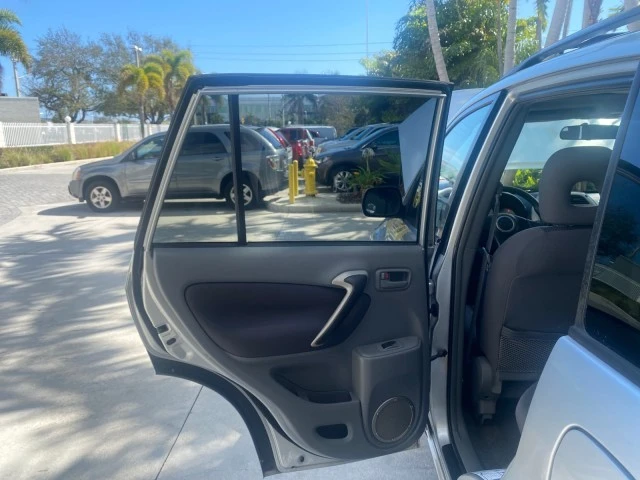 2003 Toyota RAV4 2nd Gen - Image 14 of 21