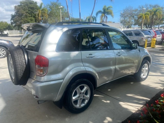 2003 Toyota RAV4 2nd Gen - Image 8 of 21