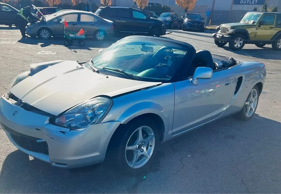 2003 Toyota MR2 Spyder/MR-S - Image 2 of 9