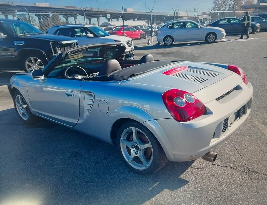 2003 Toyota MR2 Spyder/MR-S - Image 8 of 9