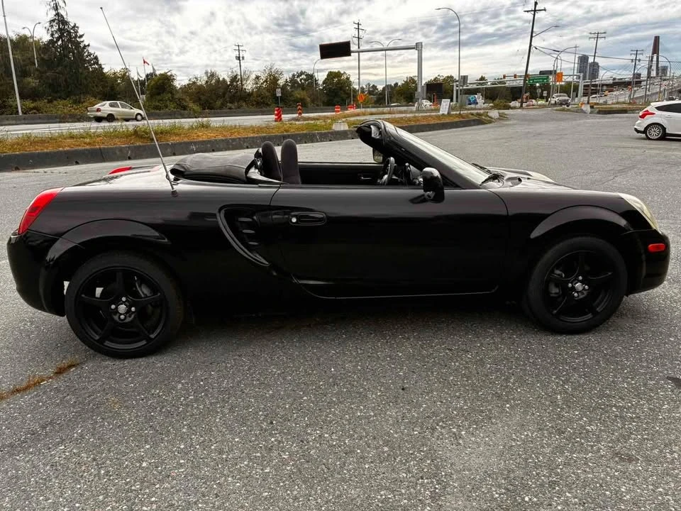 2003 Toyota MR2 Spyder/MR-S - Image 2 of 10