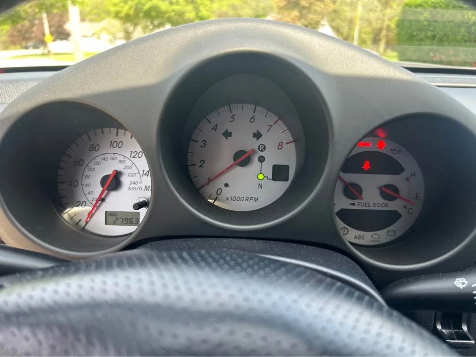 2003 Toyota MR2 Spyder/MR-S - Image 2 of 10