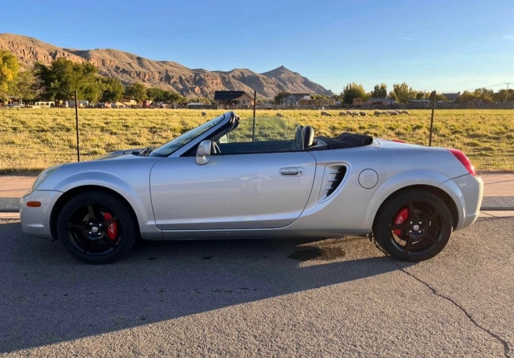 2003 Toyota MR2 Spyder/MR-S - Image 2 of 15