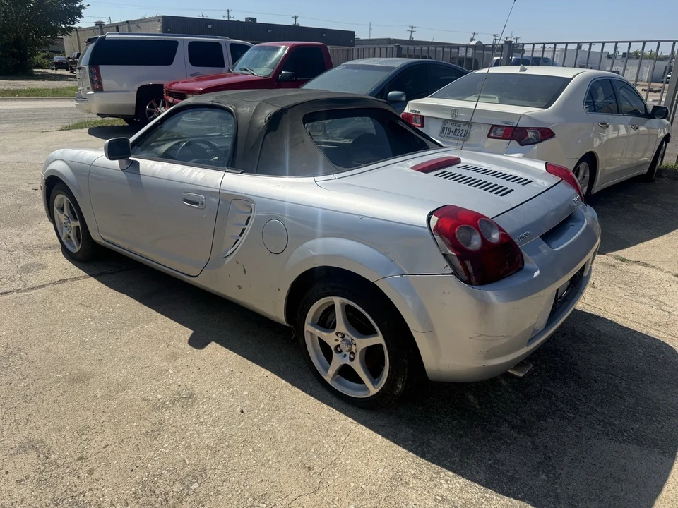 2003 Toyota MR2 Spyder/MR-S - Image 2 of 11