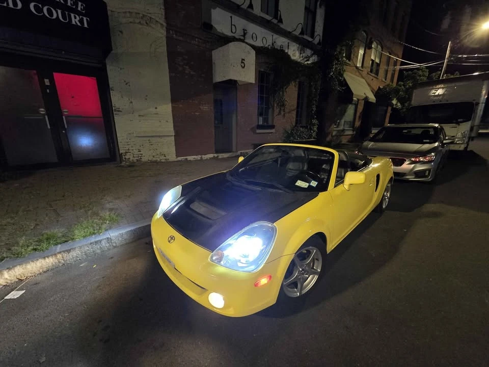 2003 Toyota MR2 Spyder/MR-S - Image 2 of 10