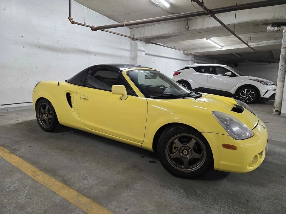 2003 Toyota MR2 Spyder/MR-S - Image 9 of 10