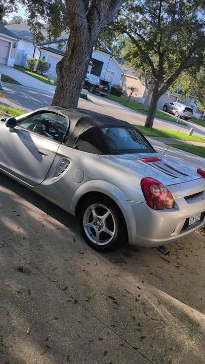 2003 Toyota MR2 Spyder/MR-S - Image 2 of 3