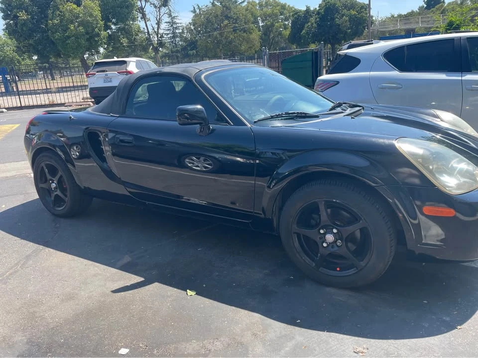 2003 Toyota MR2 Spyder/MR-S - Image 2 of 11