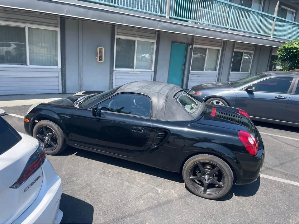 2003 Toyota MR2 Spyder/MR-S - Image 9 of 11