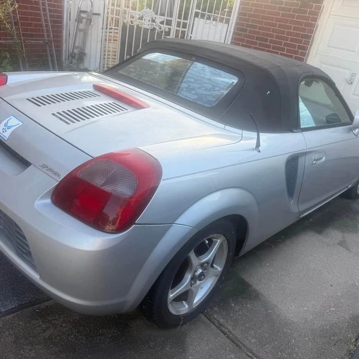 2003 Toyota MR2 Spyder/MR-S - Image 2 of 15