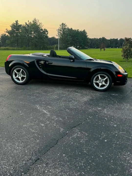 2003 Toyota MR2 Spyder/MR-S - Image 2 of 17