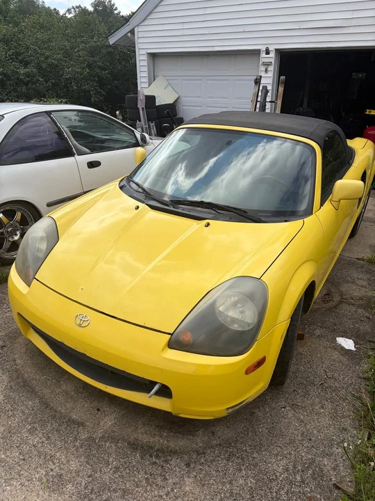 2003 Toyota MR2 Spyder/MR-S - Image 2 of 13
