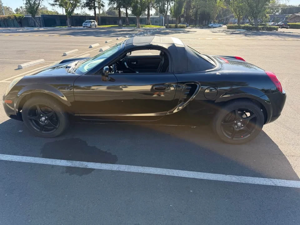 2003 Toyota MR2 Spyder/MR-S - Image 2 of 9