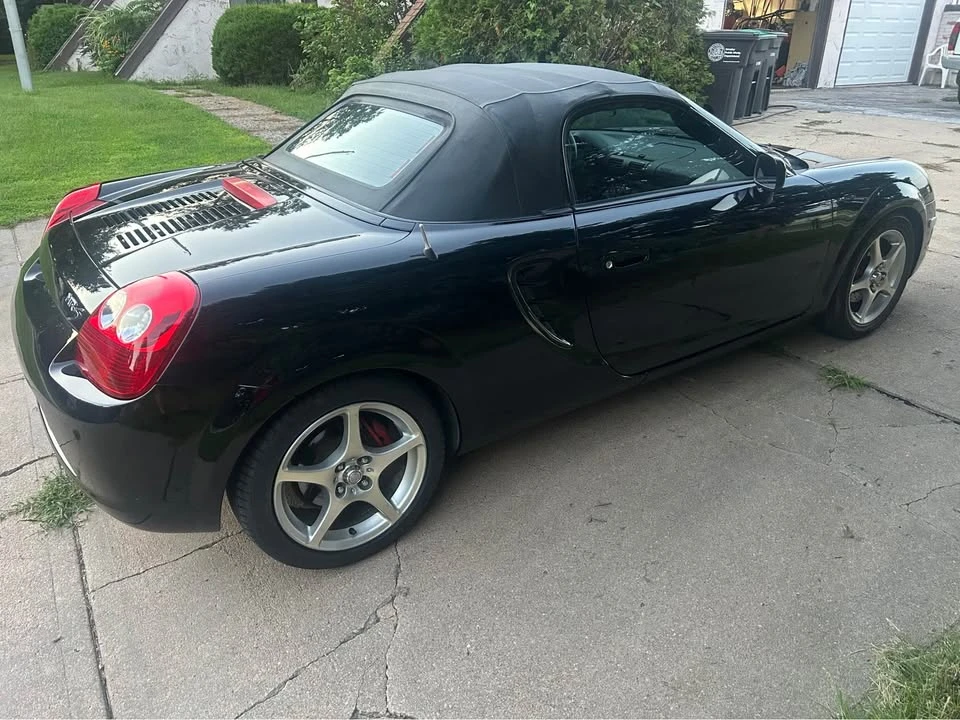 2003 Toyota MR2 Spyder/MR-S - Image 17 of 20