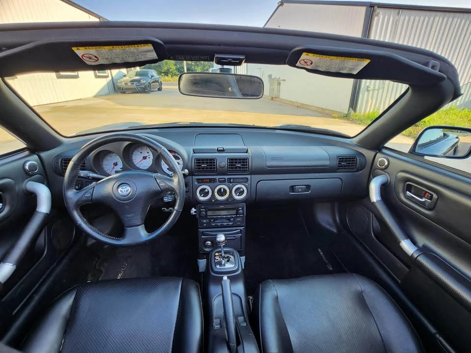 2003 Toyota MR2 Spyder/MR-S - Image 2 of 10