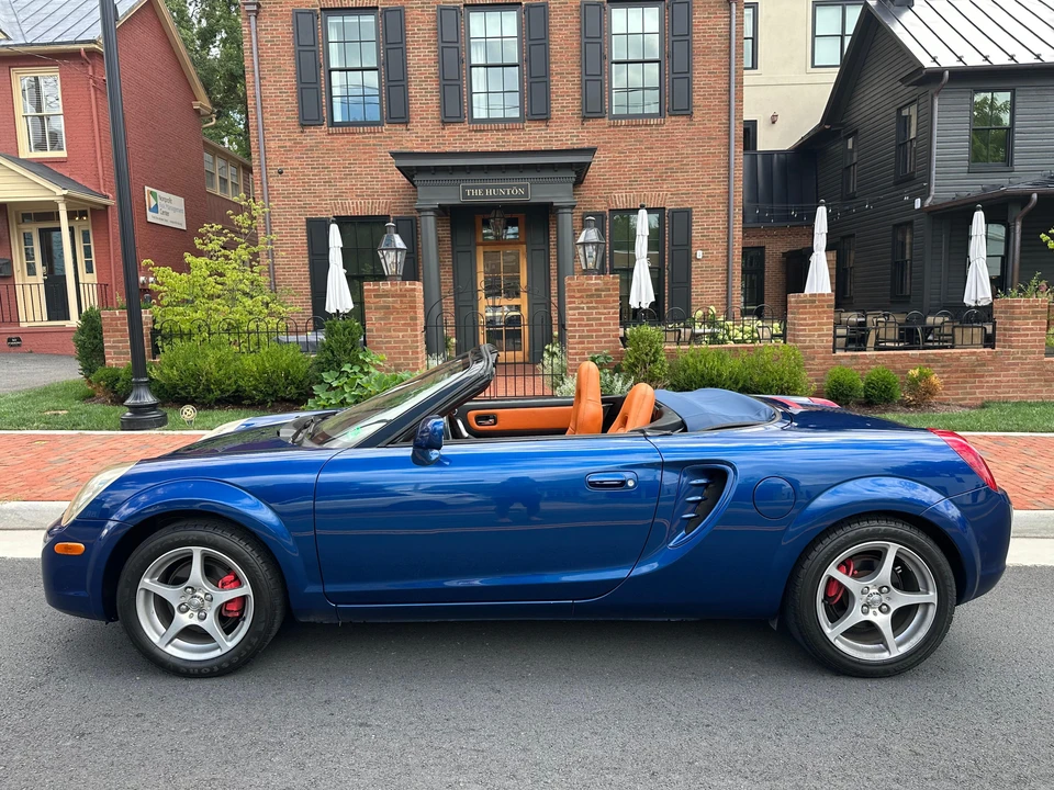 2003 Toyota MR2 Spyder/MR-S - Image 11 of 31