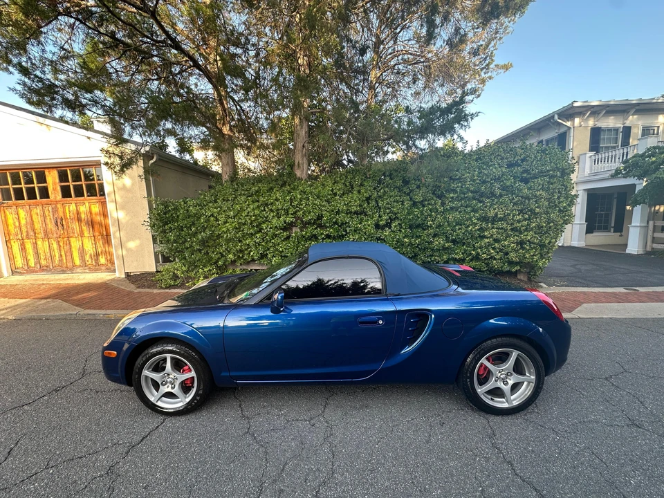 2003 Toyota MR2 Spyder/MR-S - Image 10 of 31
