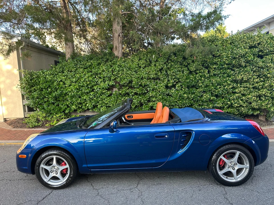 2003 Toyota MR2 Spyder/MR-S - Image 9 of 31