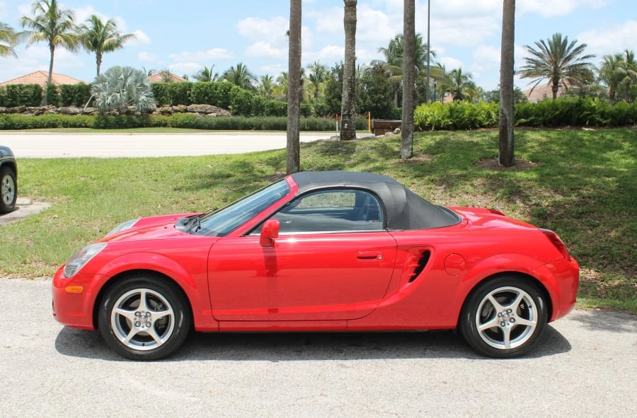 2003 Toyota MR2 Spyder/MR-S - Image 2 of 12