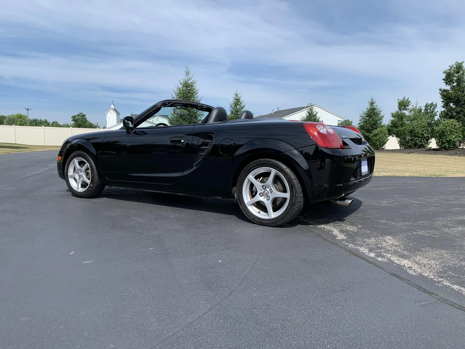 2003 Toyota MR2 Spyder/MR-S - Image 9 of 31