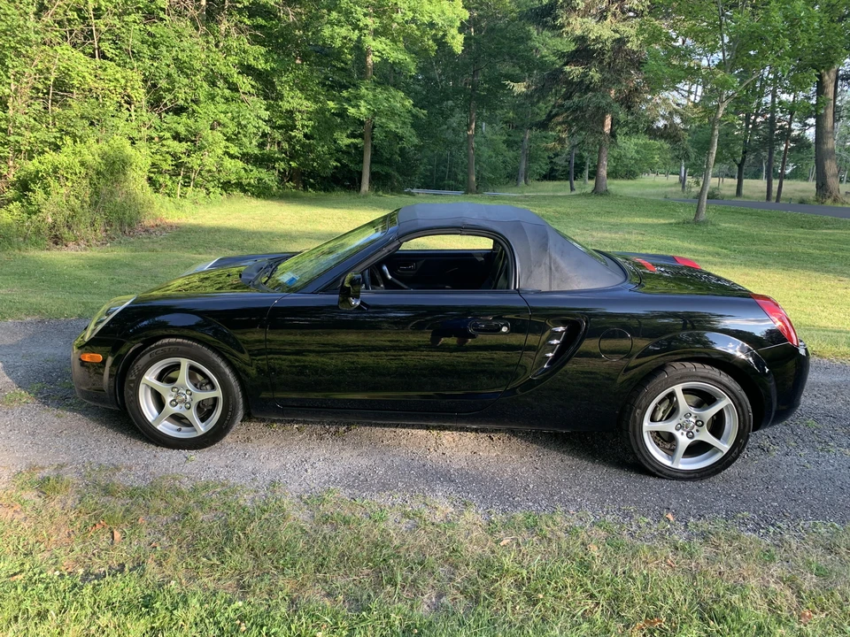 2003 Toyota MR2 Spyder/MR-S - Image 2 of 31