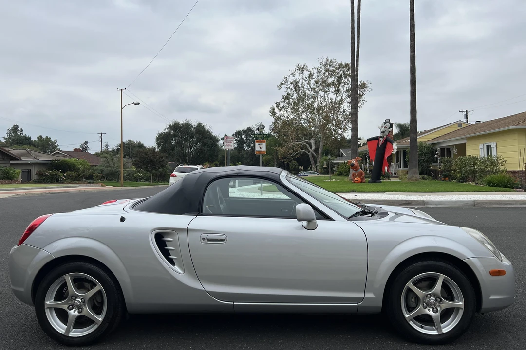 2003 Toyota MR2 Spyder/MR-S - Image 15 of 31