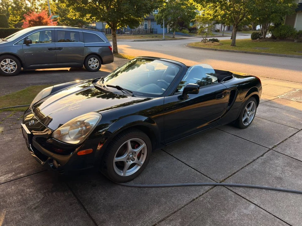 2003 Toyota MR2 Spyder/MR-S - Image 2 of 8