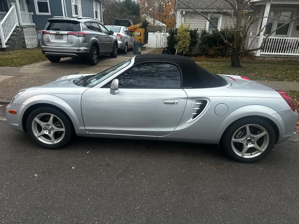 2003 Toyota MR2 Spyder/MR-S - Image 5 of 12