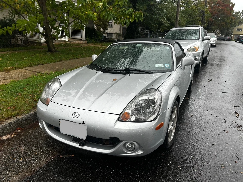 2003 Toyota MR2 Spyder/MR-S - Image 2 of 12