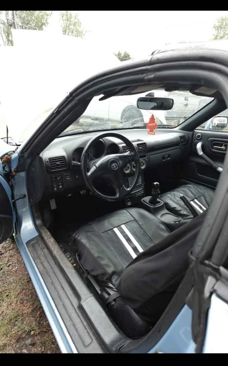 2003 Toyota MR2 Spyder/MR-S - Image 11 of 17