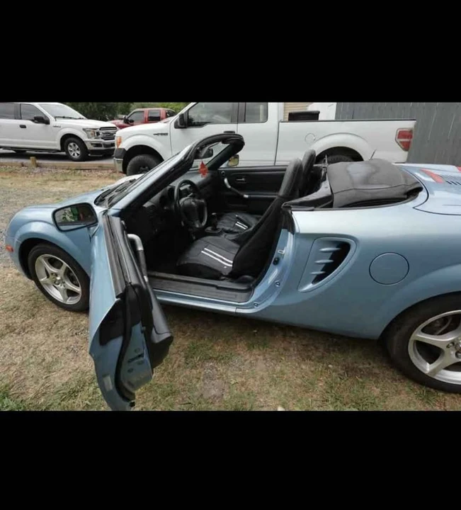 2003 Toyota MR2 Spyder/MR-S - Image 16 of 17