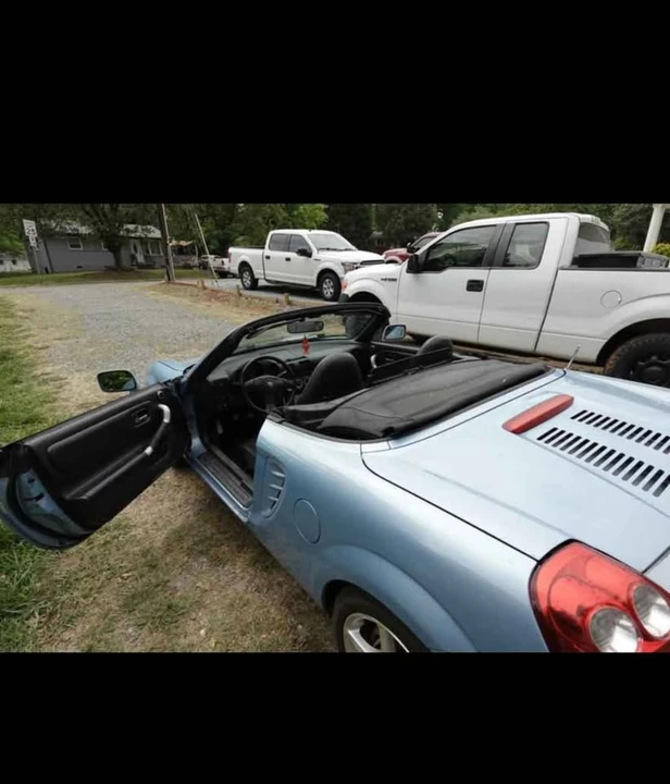 2003 Toyota MR2 Spyder/MR-S - Image 15 of 17