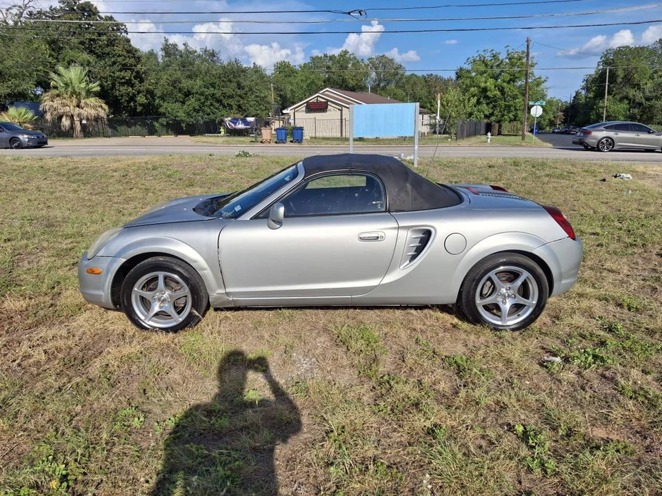 2003 Toyota MR2 Spyder/MR-S - Image 2 of 12
