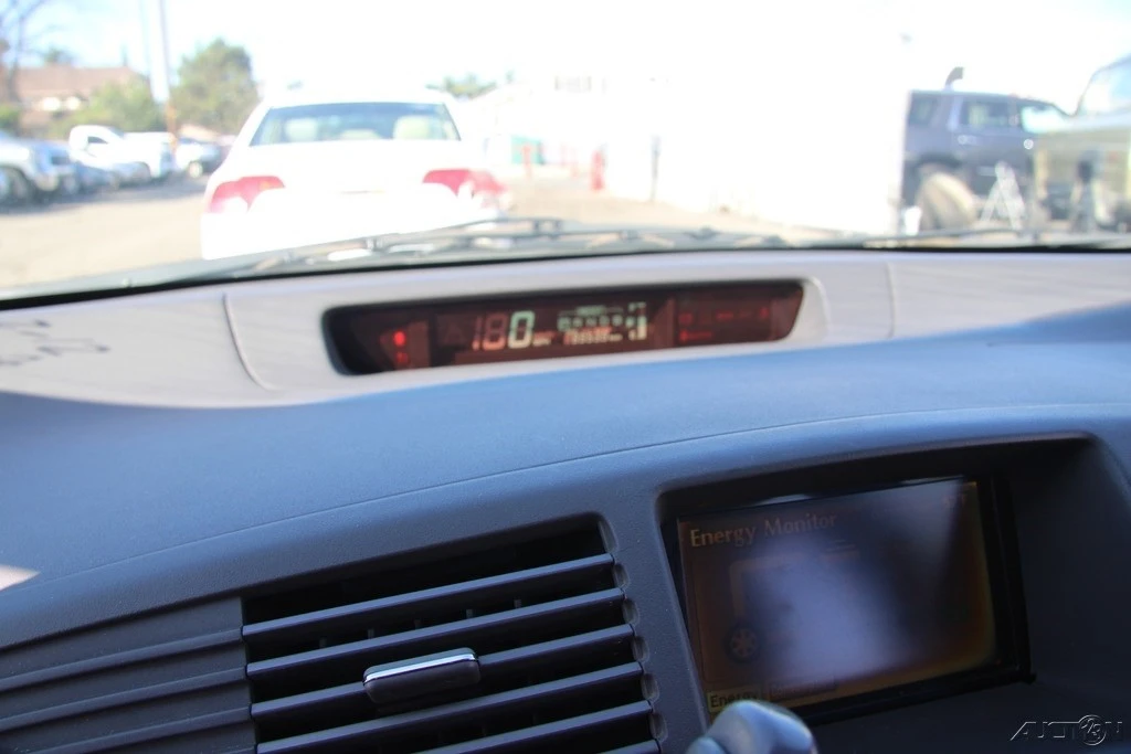 2003 Toyota Prius 1st Gen - Image 16 of 21