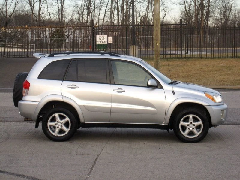 2003 Toyota RAV4 2nd Gen - Image 10 of 12