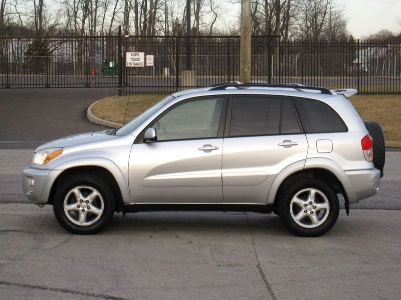 2003 Toyota RAV4 2nd Gen - Image 7 of 12