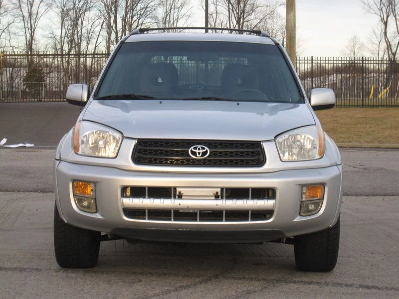 2003 Toyota RAV4 2nd Gen - Image 5 of 12